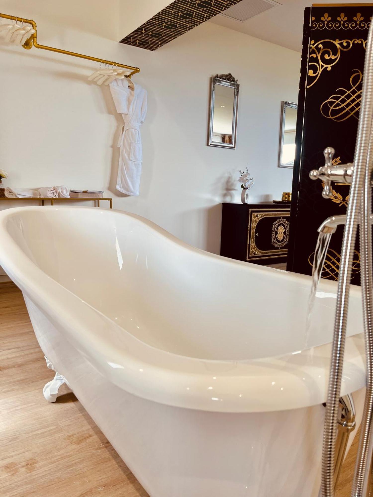 Bed and Breakfast Le Domaine De La Tour Des Vents Bergerac Exterior foto